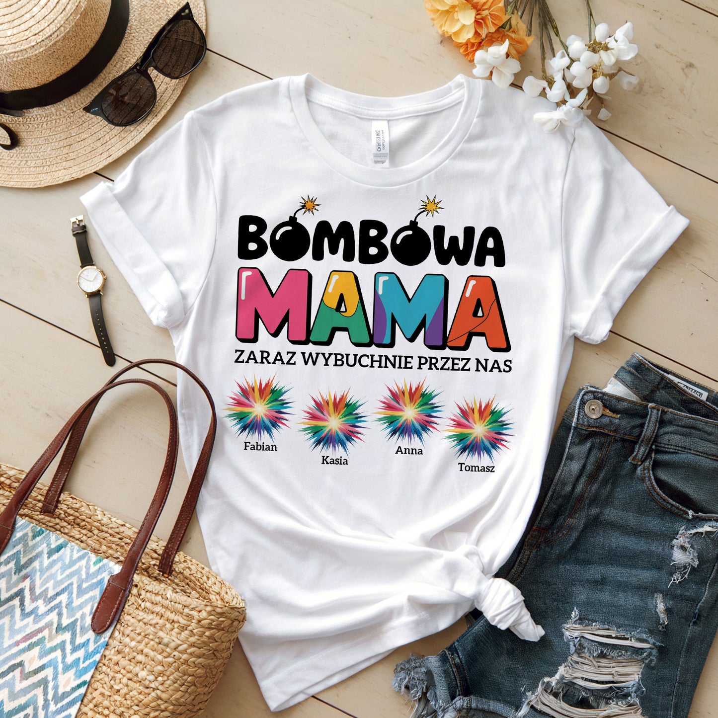 Koszulka Spersonalizowana Damska „Bombowa Mama – zaraz wybuchnie przez nas!”