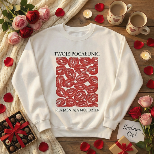 Personalizowana Bluza na Walentynki – Czerwone Usta + Twój Własny Napis, Prezent dla Niej