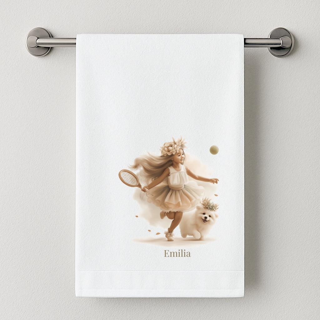 Ręcznik z Wizerunkiem Dziewczynki Grającej w Tenisa – z Imieniem Twojego Dziecka