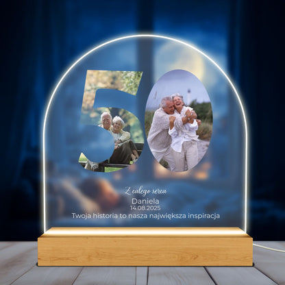 Lampka LED z grawerem i zdjęciem – Prezent na 50 Rocznicę Ślubu