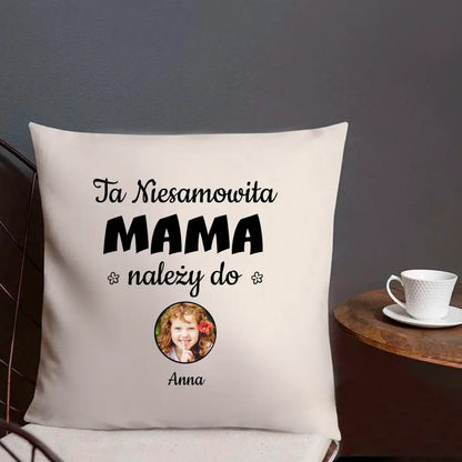 Ta niesamowita mama należy do...