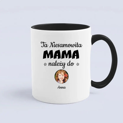 Ta niesamowita mama należy do...