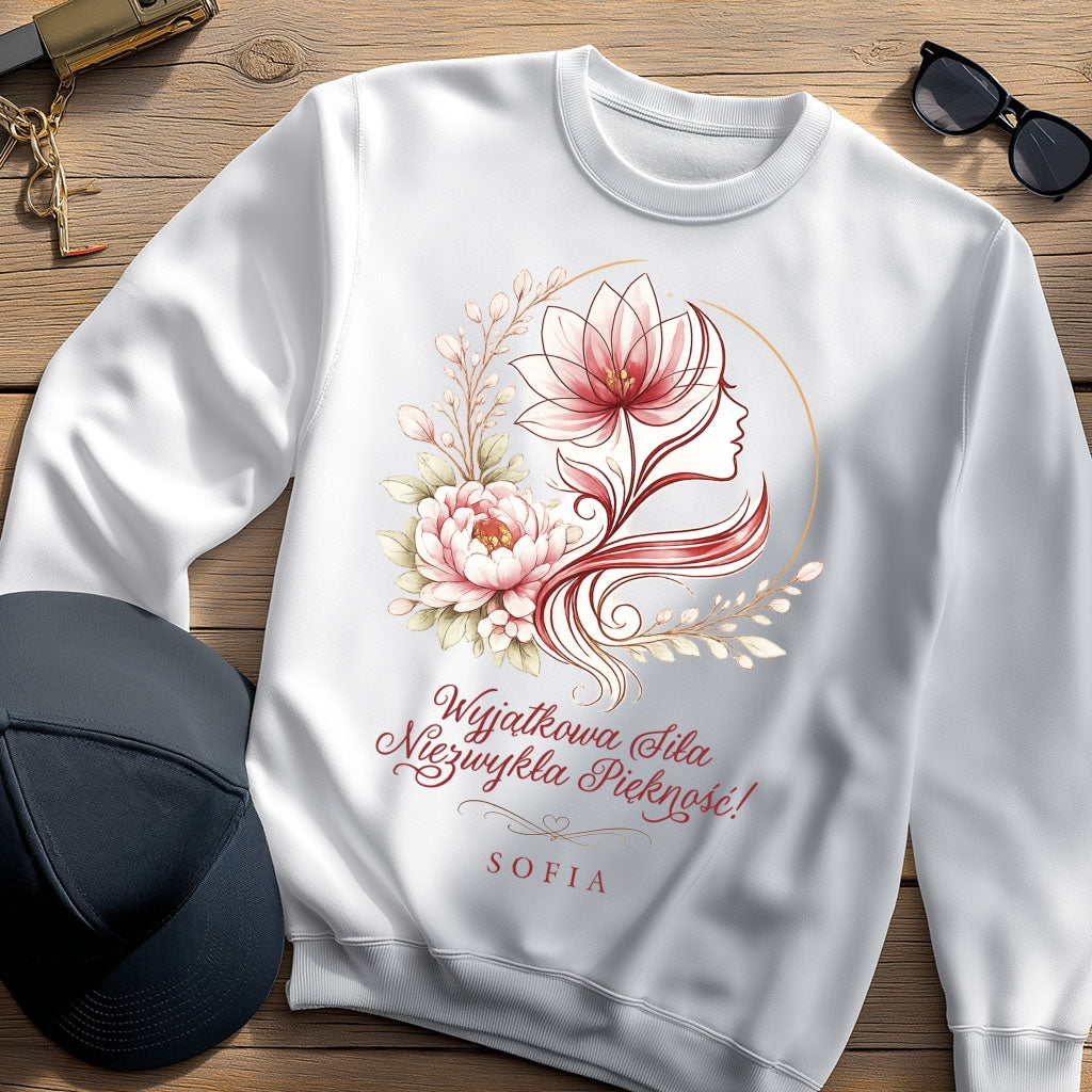 Personalizowana koszulka "Wyjątkowa Siła, Niezwykłe Piękno” z imieniem – koszulka dla kobiety – elegancki prezent dla niej