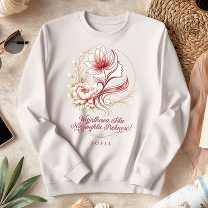 Personalizowana koszulka "Wyjątkowa Siła, Niezwykłe Piękno” z imieniem – koszulka dla kobiety – elegancki prezent dla niej
