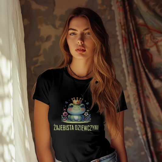 Koszulka "Żajebista Dziewczyna" – Zabawny Nadruk z Uroczą Żabką i Koroną