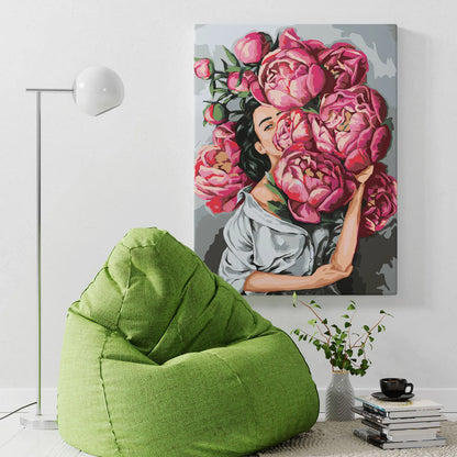 Obraz Po Numerach "Kobieta z Piwoniami" – Malowanie po Numerach, Elegancja i Kwiatowa Sztuka
