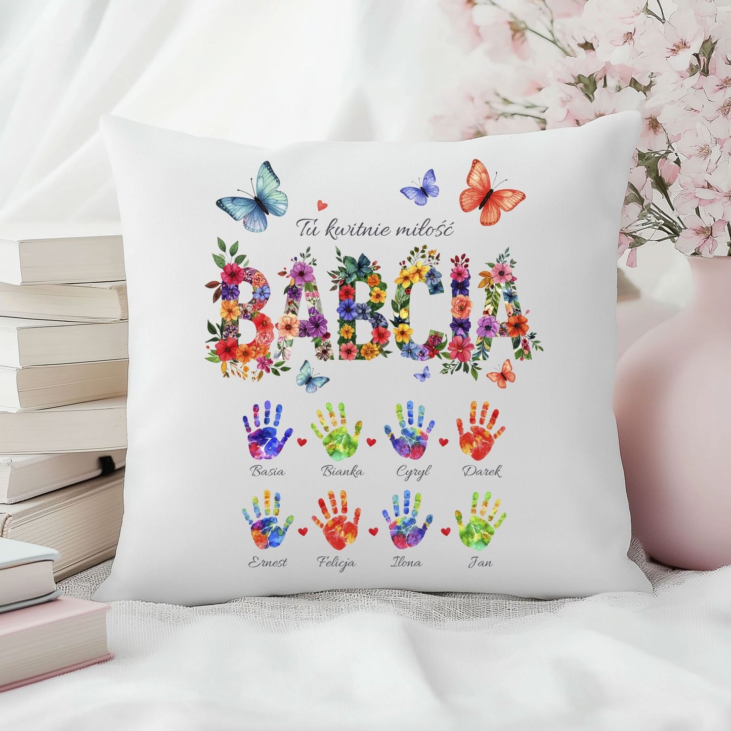 Personalizowana poduszka „Tu kwitnie miłość” - Babcia lub Dziadek, Imiona wnuków, Prezent od serca
