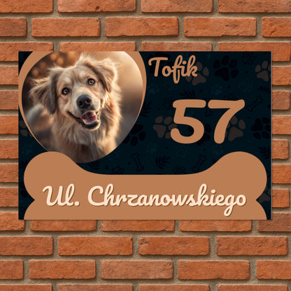Personalizowana Tabliczka z Psem – Numer Domu