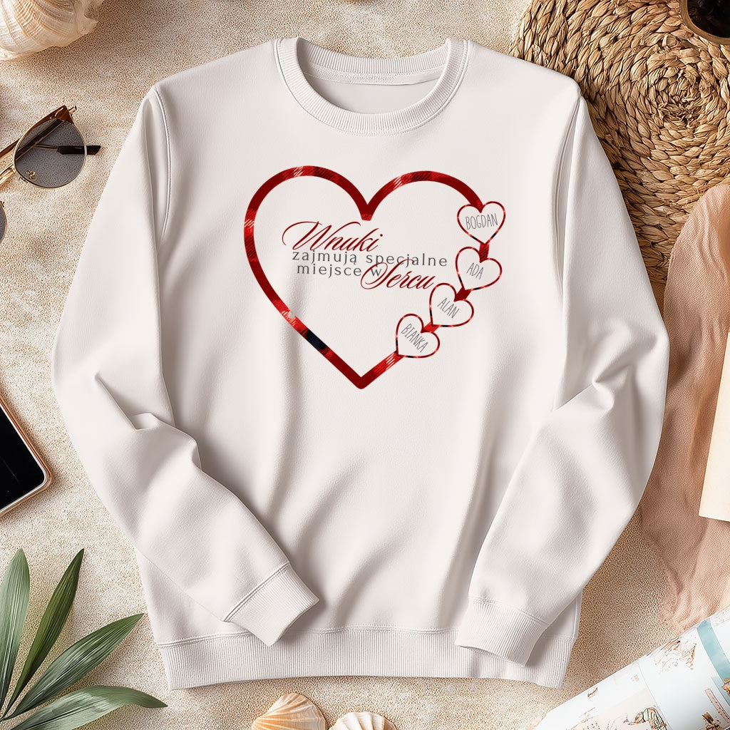 Personalizowany Świąteczny Swetshirt „Wnuki Zajmują Specjalne Miejsce w Sercu” – Prezent Rodzinny z Imionami Wnuków
