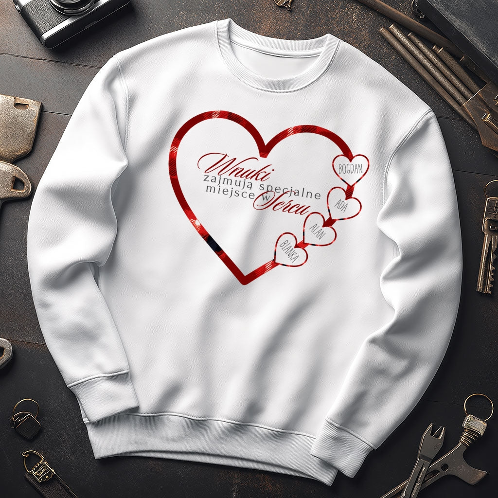 Personalizowany Świąteczny Swetshirt „Wnuki Zajmują Specjalne Miejsce w Sercu” – Prezent Rodzinny z Imionami Wnuków
