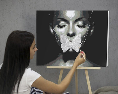 Motyl Srebrne Usta CH0631