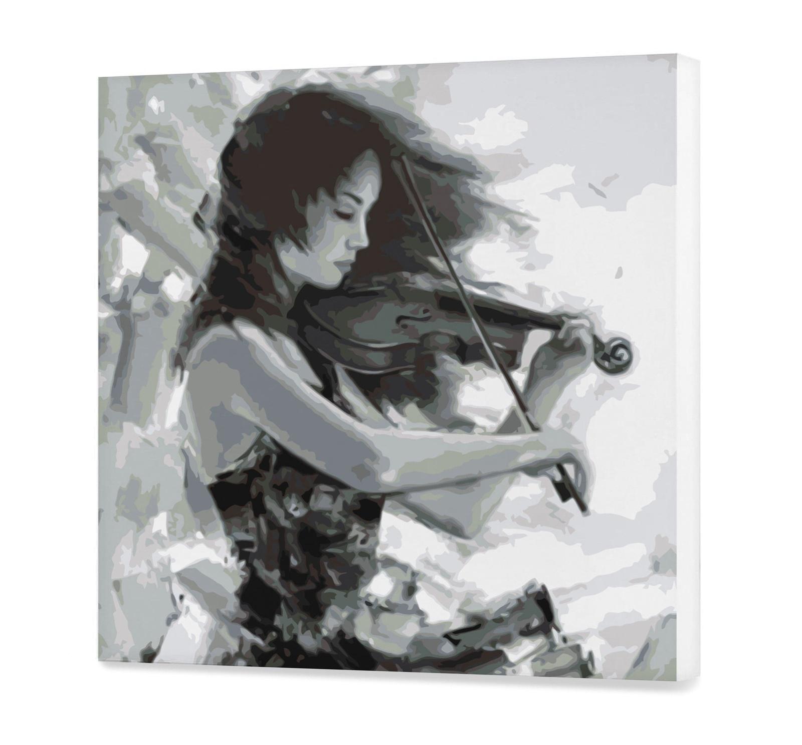 Kobieta grająca na skrzypce CH0789